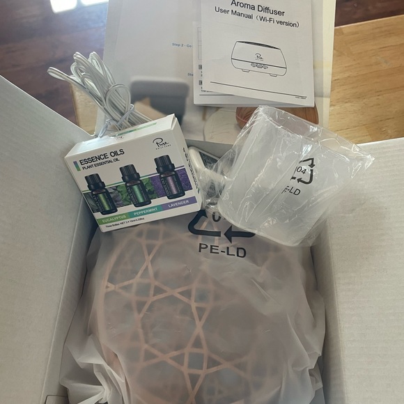 Great Christmas gift Like New Pure Daily Living Bluetooth Diffuser - Picture 2 of 7